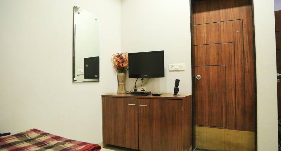 Hotel Dhanshree Executive Lodging, Aurangabad 4